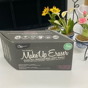The Original MakeUp Eraser in Chic (Black)